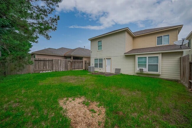 Building Photo - 5009 Willow Point Dr