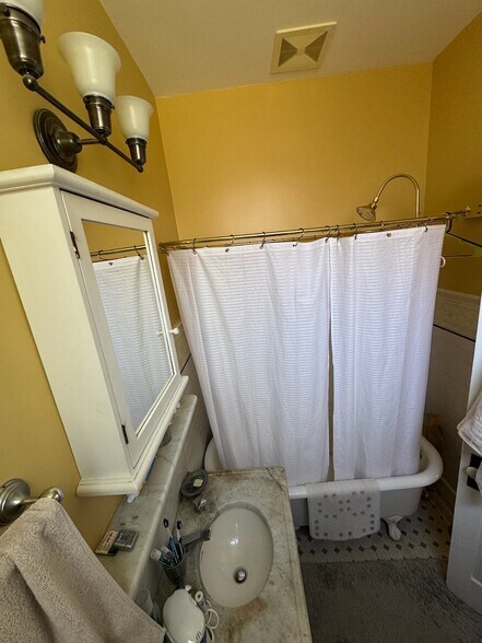 Building Photo - 3605 Hamilton St