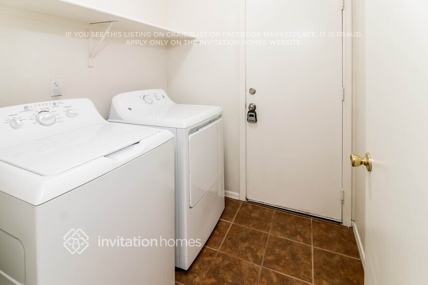 Building Photo - 19464 N Smith Dr