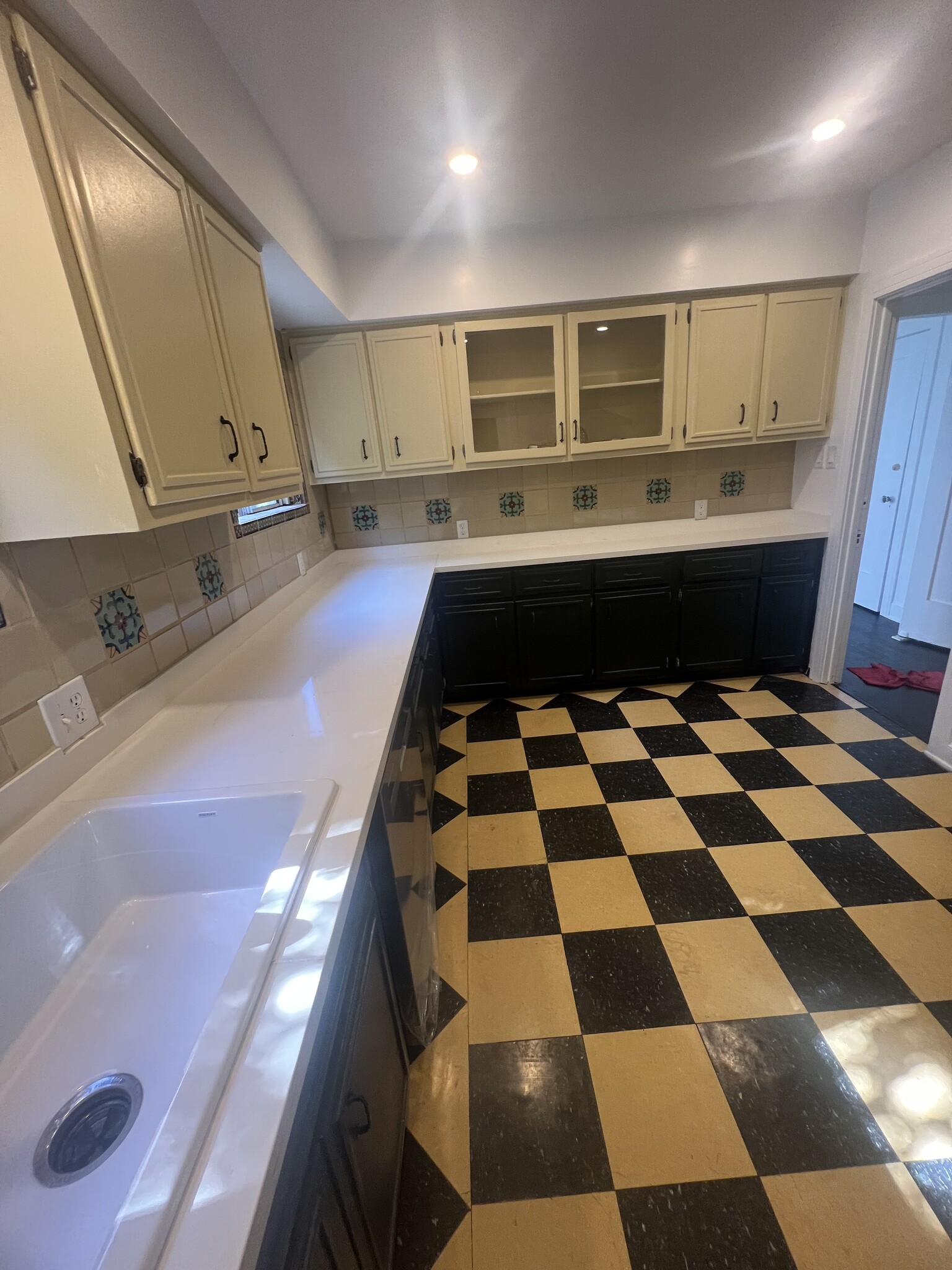 Building Photo - 1234 Keniston Ave