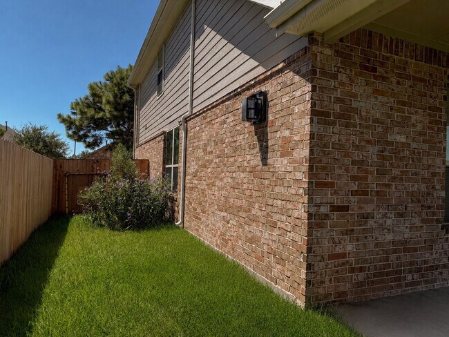 Building Photo - 20338 Fossil Valley Ln