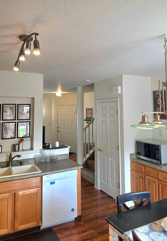 Building Photo - 3 Bedroom Home in Ridgeview at Stetson Hills