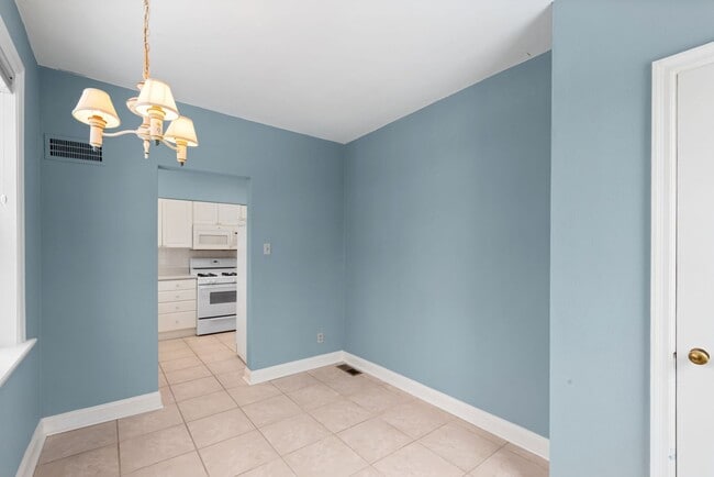 Building Photo - 7710 Brookline Terrace