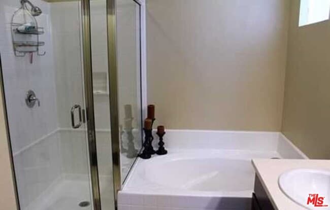 Building Photo - 20329 Paseo Los Arcos