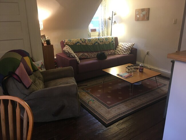 Building Photo - 751 Chislett St