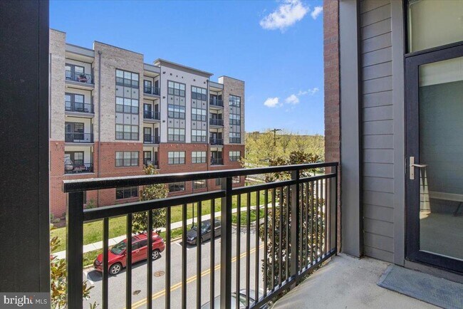 Building Photo - 145 Riverhaven Dr