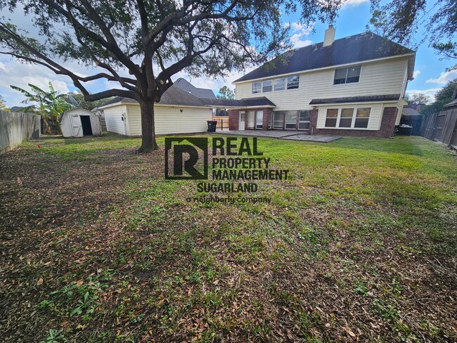 Building Photo - Executive Living in the Heart of Sugar Land