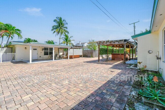 Building Photo - 244 Greymon Dr