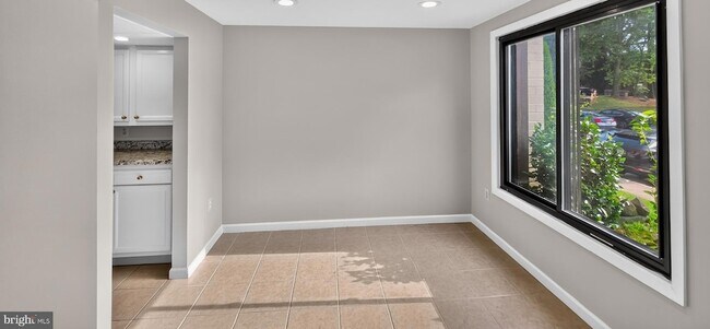 Building Photo - 6556 Pennacook Ct
