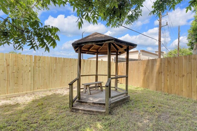Building Photo - 18010 Santolina Ln