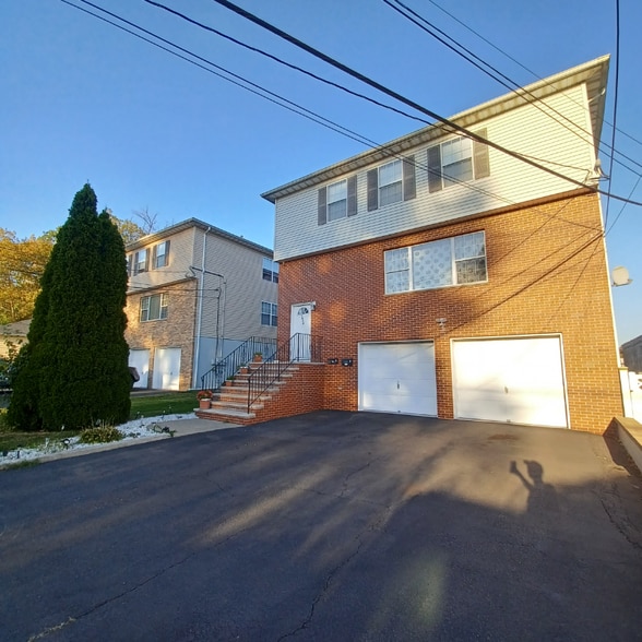 Primary Photo - 1013 Walnut St.