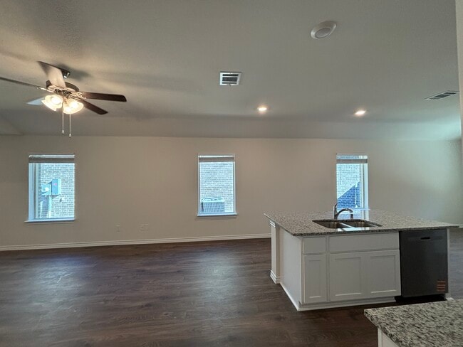 Building Photo - 1205 Rusted Rail Dr