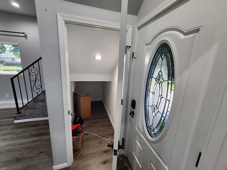 Building Photo - 13933 Cantlay St