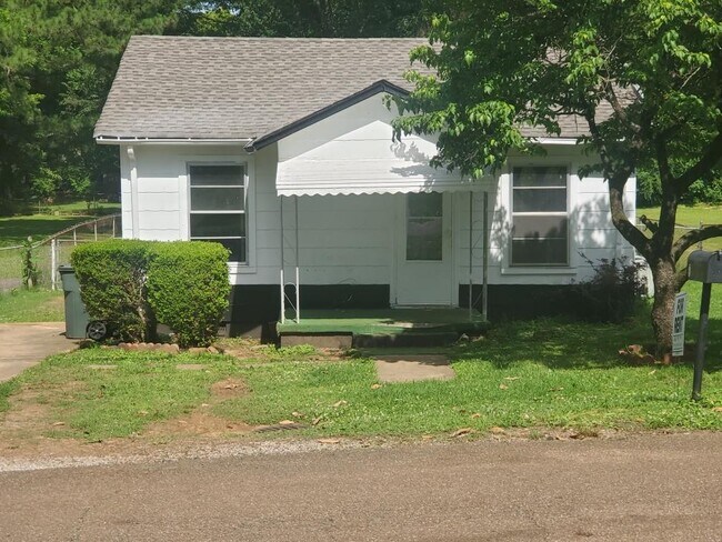 Primary Photo - 2608 Huntsville St NW