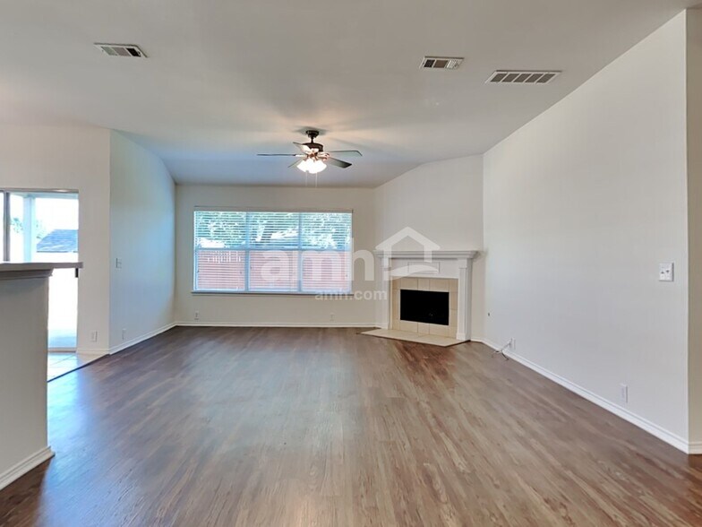 Building Photo - 1813 Wind Dancer Trail