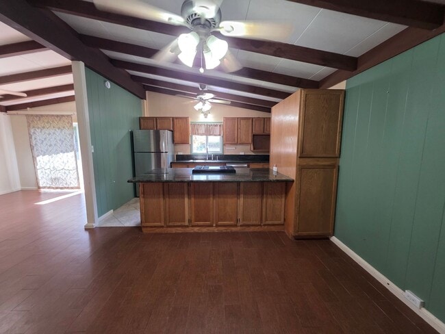 Building Photo - AVAILABLE NOW! 3 bed, 1.5 bath with 2 parking in Kailua.