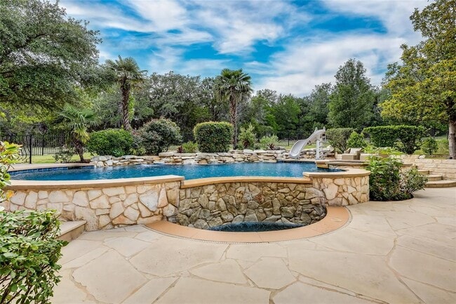 Building Photo - 2116 Demona Dr