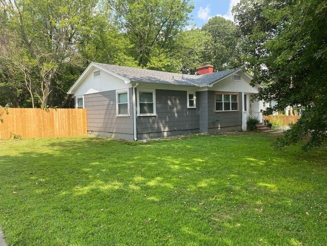 Building Photo - Beautiful House for Rent