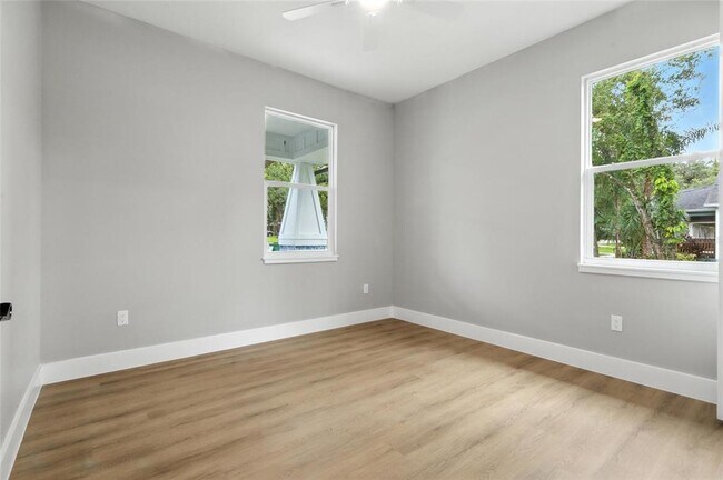 Building Photo - 7000 N 19th St