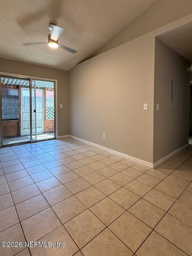 Building Photo - 1261 Montecello Dr