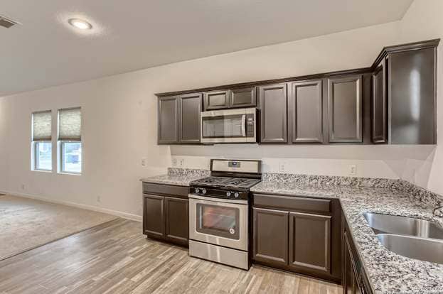 Building Photo - 4950 Hallies Gdn