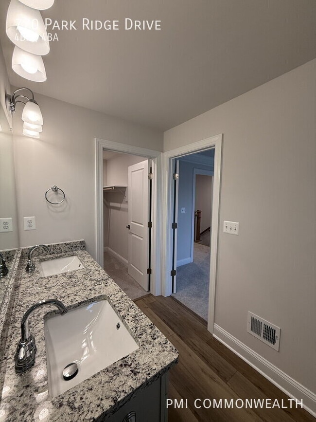 Building Photo - 770 Park Ridge Dr