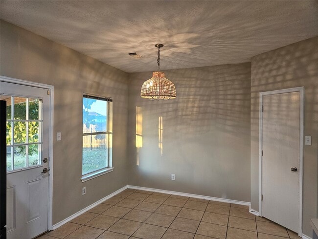 Building Photo - 13111 Cherryglade Ct