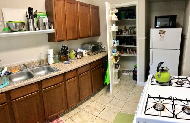 Building Photo - 109 E Norwood Ct