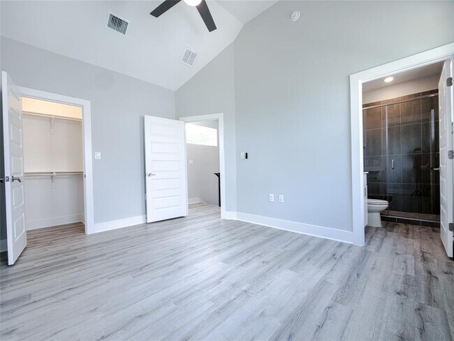 Building Photo - 1042 Rosemont St