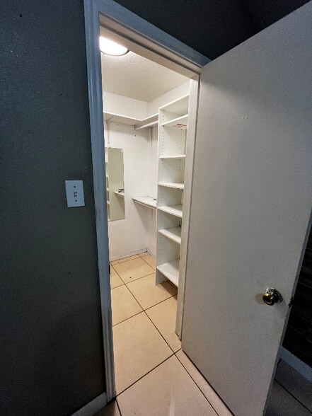 Building Photo - 11350 Jarbo Pass Dr