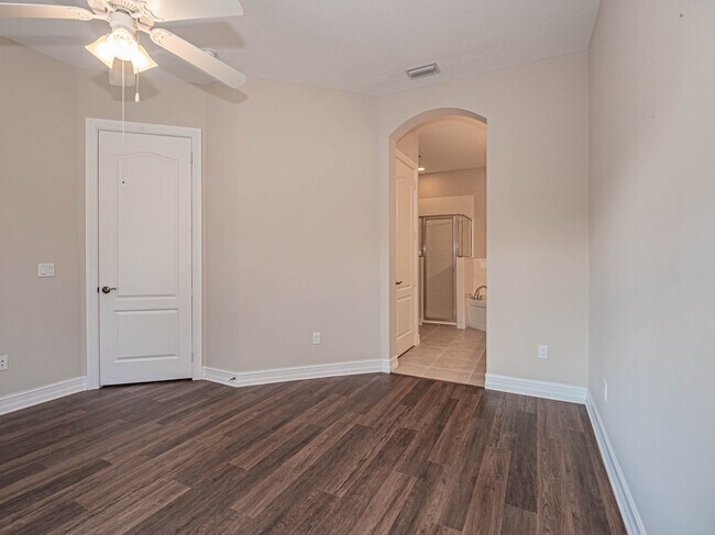 Building Photo - 1875 Bridgepointe Cir