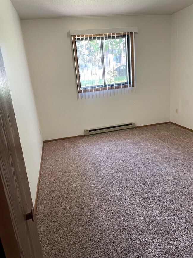 Floorplan - Campus Edge Apartments