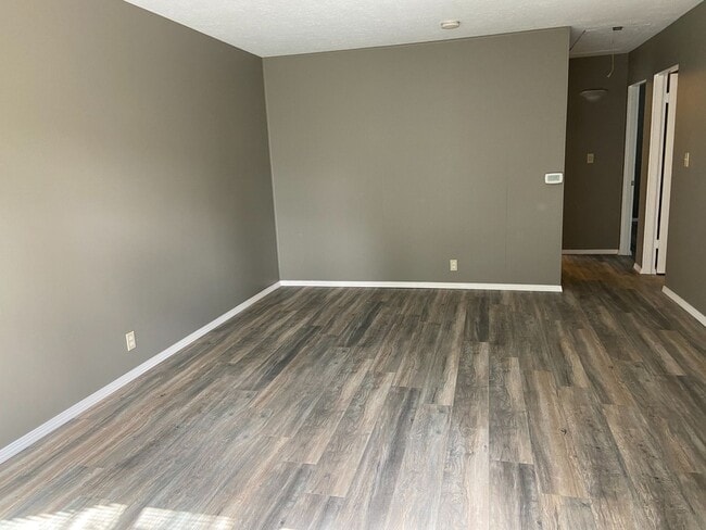 Building Photo - Great SE Portland Bungalow Close to Lynchview Park!