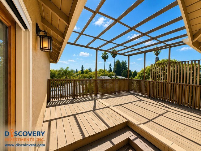 Building Photo - 327 San Carlos Ave