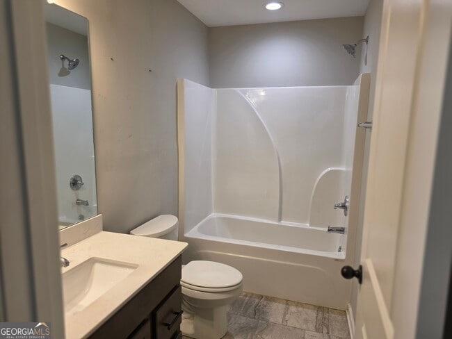 Building Photo - 132 W River Cane Run