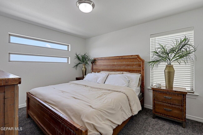 Building Photo - 12816 Linstead Ave