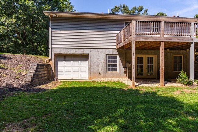 Building Photo - New Listing!