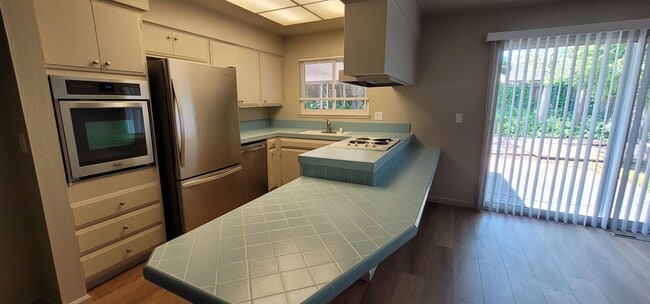 Building Photo - 133 Forest Hill Dr