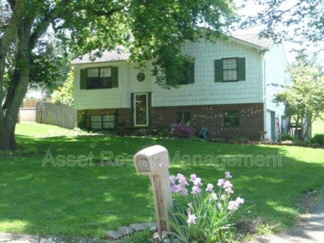 Primary Photo - 1817 Sedgewick Dr