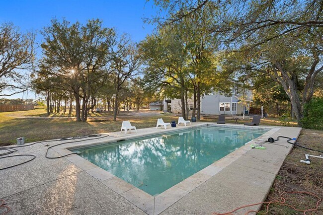 Building Photo - 158 Uriah Dr