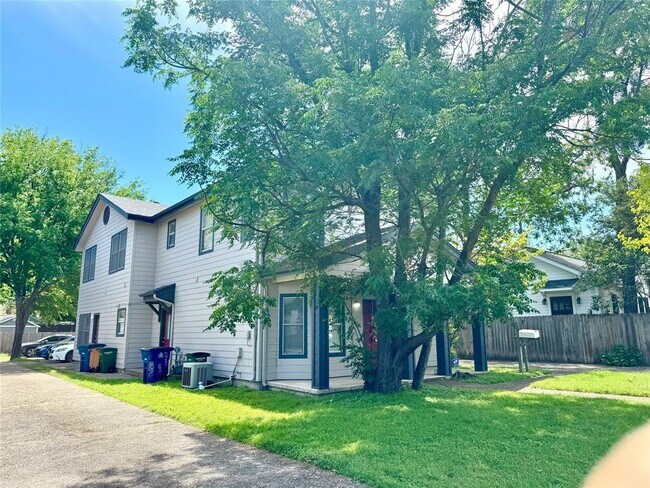 Building Photo - 503 E 38th St