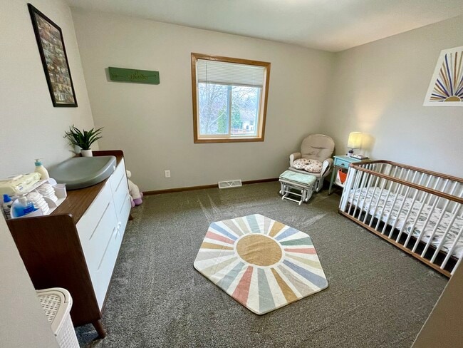 Building Photo - 3018 Maple Valley Dr