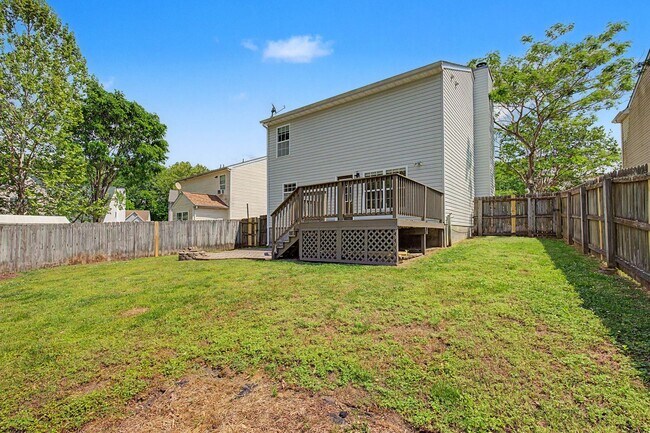 Building Photo - Beautiful home you won't want to miss!