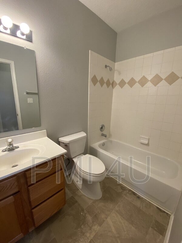 Building Photo - 5504 Mansfield Pl NW