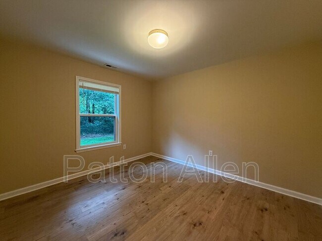 Building Photo - 115 Starnes Cove Rd