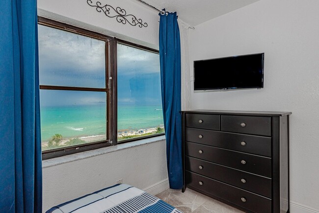 Building Photo - 6345 Collins Ave