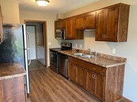 Building Photo - 3 Bedroom Townhome in Sauk Rapids