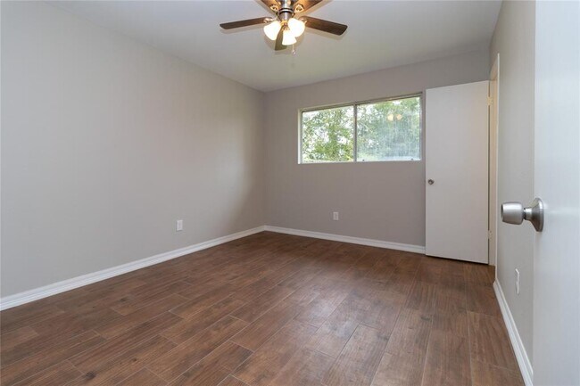 Building Photo - 8418 Rinn St
