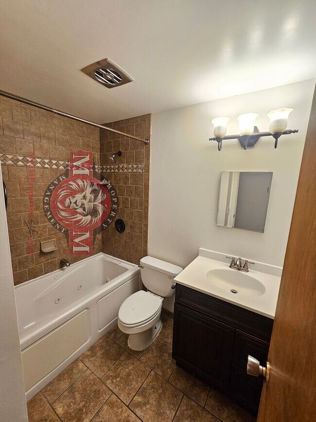 Building Photo - Spacious 5 Bd 3 Ba Home Cottonwood Heights