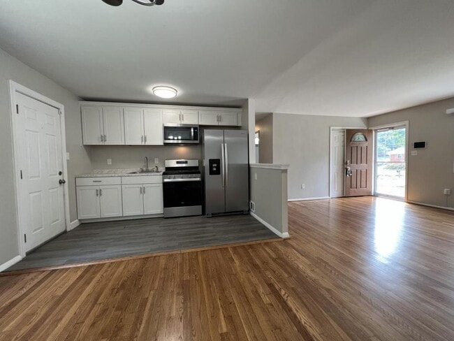 Building Photo - 8400 Richville Dr